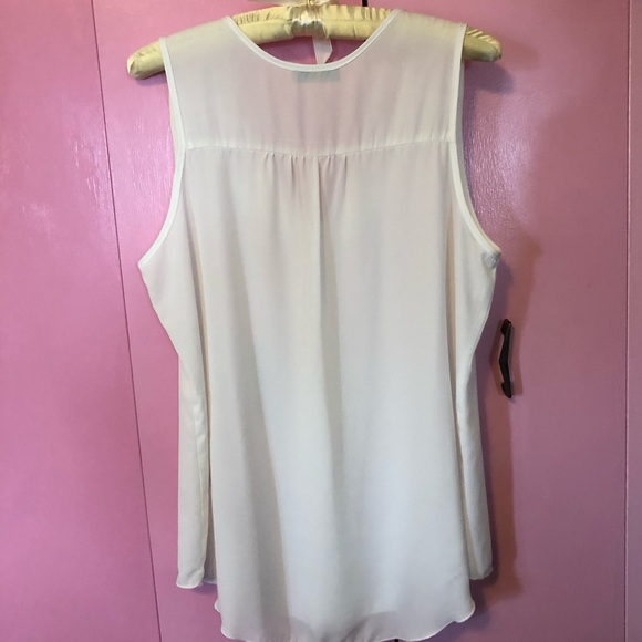 💫3 FOR 30💫 White Eclipse Blouse - Picture 2 of 3